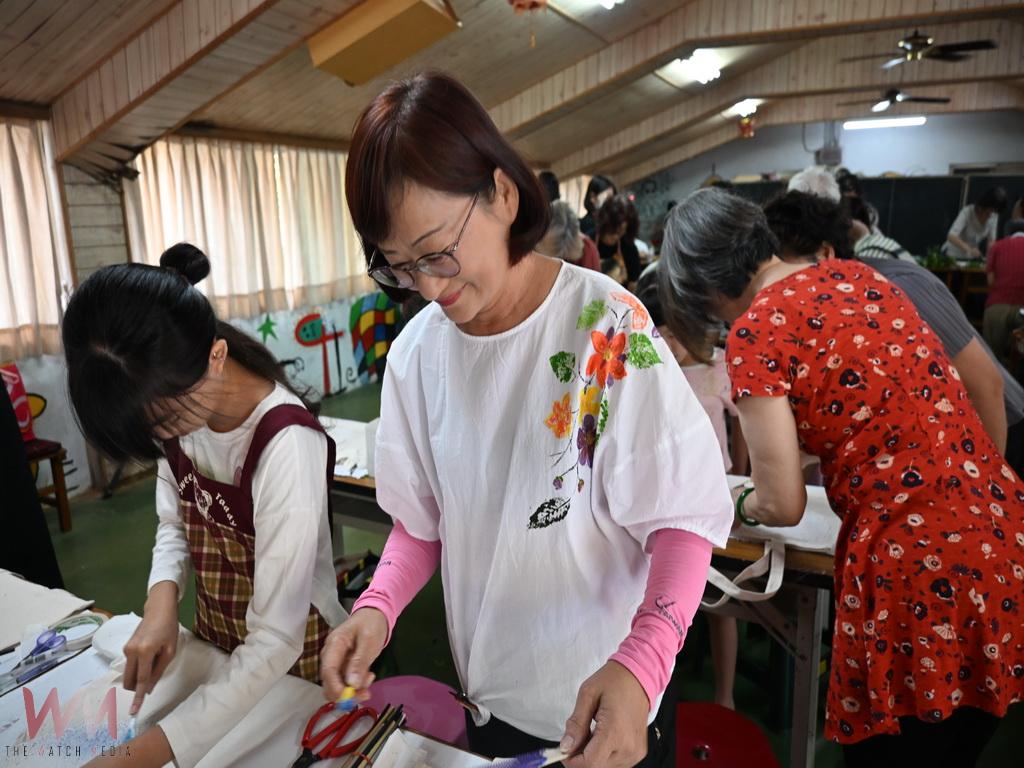 藝術走進生活 楊秀椿老師帶領民眾感受葉拓之美 - https://www.watchmedia01.com