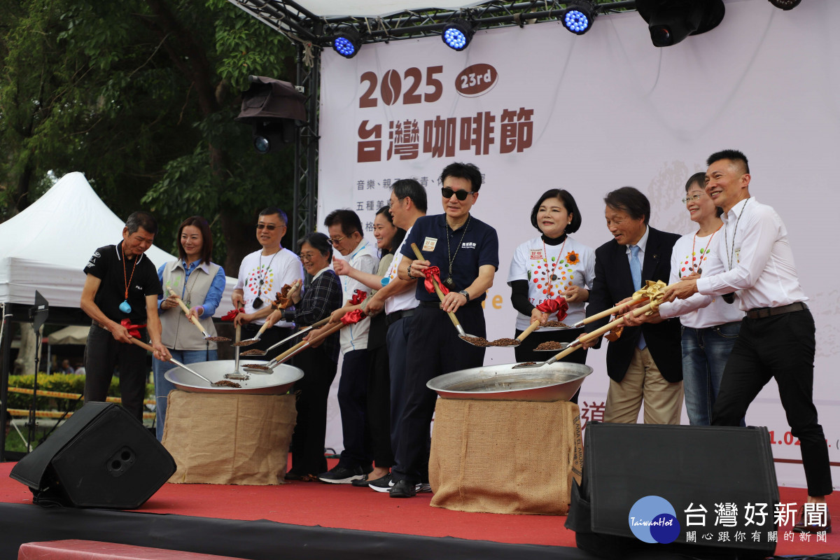 「2025台灣咖啡節」1日在古坑綠色隧道熱鬧登場／林詩涵翻攝