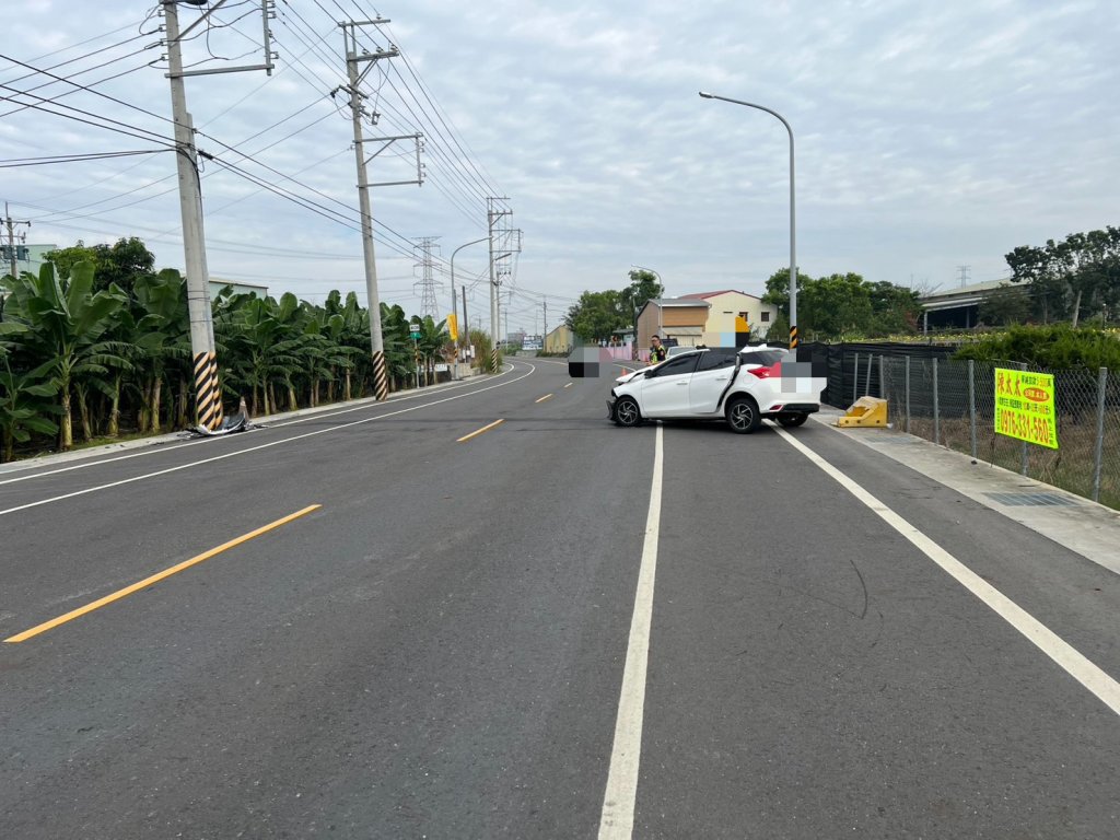 嘉義中埔奪命車禍！23歲媽開車自撞電桿　2歲女童頭頸重創不治