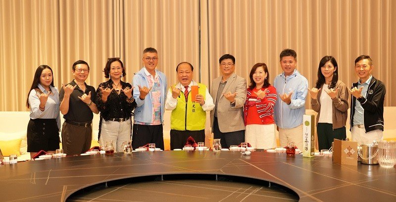 義大與中山EMBA校友善心捐款 以行動支持澎湖慢飛天使