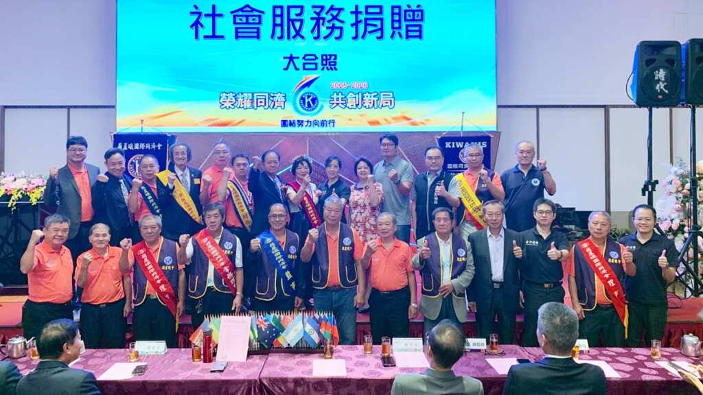 ▲葫蘆墩同濟會贈千件防護衣予彰化榮譽國民之家,以行動傳愛拋磚引玉響應公益。(圖/彰化榮家提供)