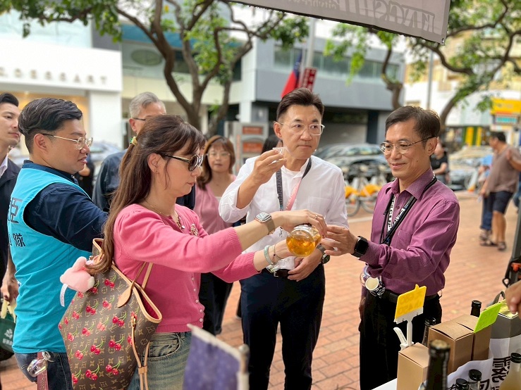 ▲立法院江啟臣副院長走訪臺中醉美酒莊。