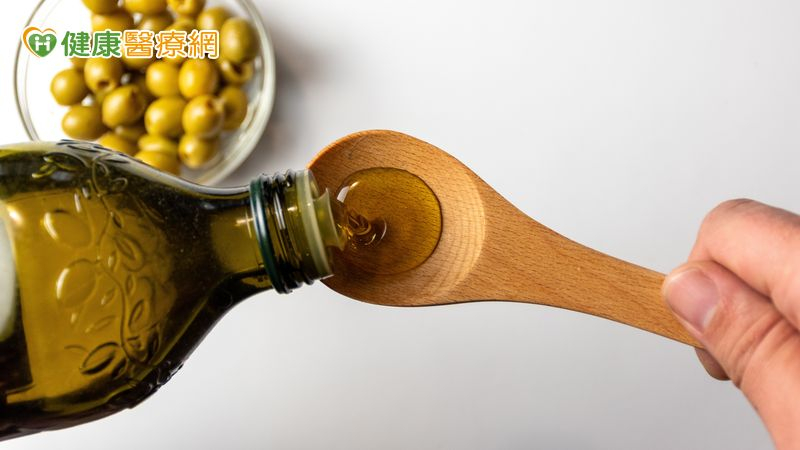 飲食都市傳說:營養師揭密橄欖油高溫禁忌 肉雞激素與黃豆致癌謠言