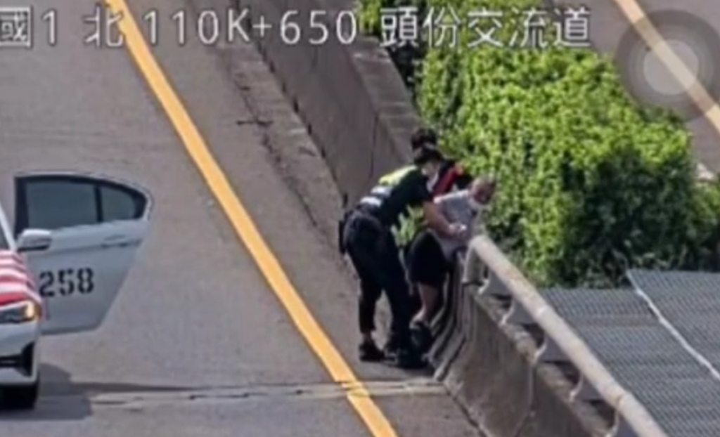 68歲男闖入國道頭份路段「要走回造橋老家」- 國道警察到場帶離