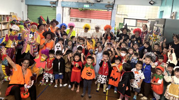 變身可愛鬼大鬧幼兒園 板榮長輩萬聖節搞怪初體驗 38 《圖說》板橋榮家搞甚麼鬼活動大成功。〈板橋榮家提供〉