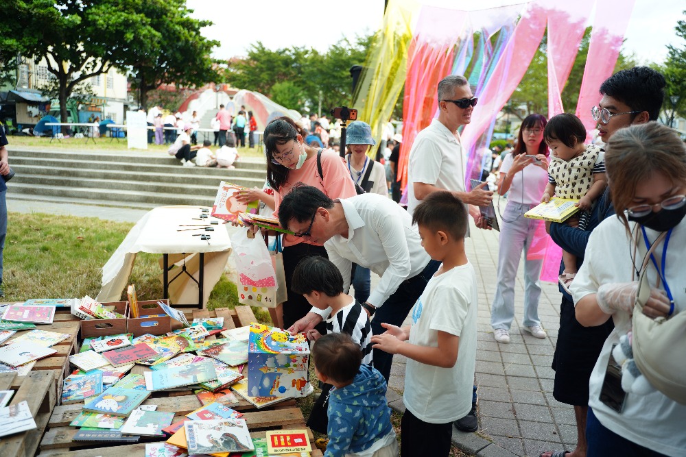 2025臺中市民野餐日神岡豐洲公園登場 走進「神」話故事 開啟閱讀的秋日漫遊 33 04%E8%87%BA%E4%B8%AD%E5%B8%82%E6%B0%91%E9%87%8E%E9%A4%90%E6%97%A5%E7%A5%9E%E5%B2%A1%E8%B1%90%E6%B4%B2%E5%85%AC%E5%9C%92%E7%99%BB%E5%A0%B4