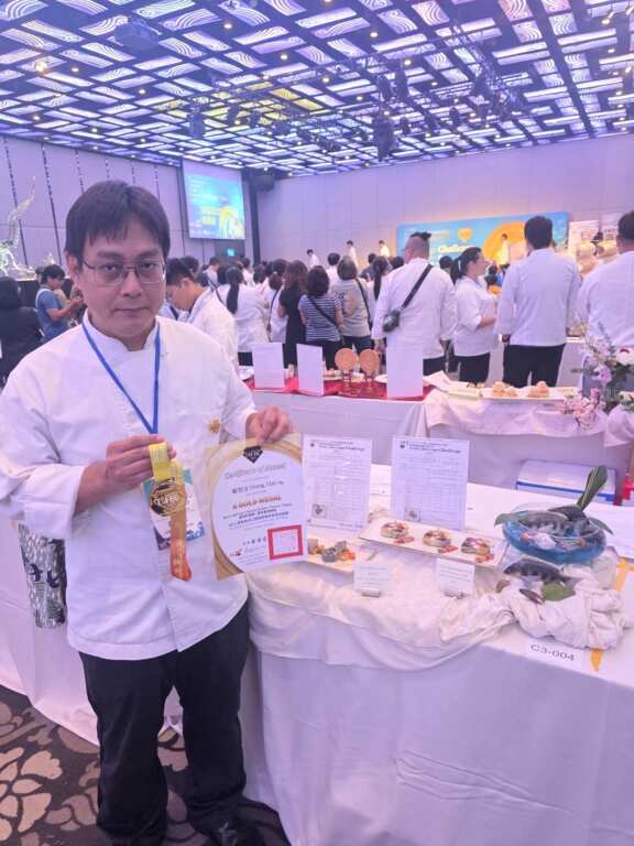 ▲香格里拉台南遠東國際飯店主廚鄭智友榮獲餐酒料理類-臺南臺灣鯛組金牌獎。