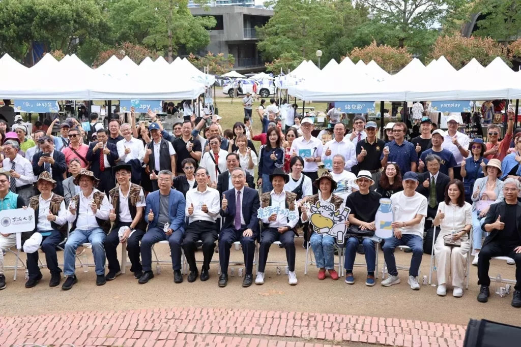 東海大學創校七十週年,來自世界各地返台齊聚的校友回娘家歡慶。(圖/東海大學提供)