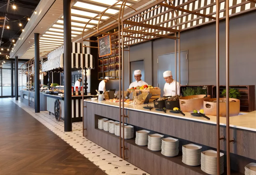 COZZI Blu和逸飯店‧桃園館-Cozzi Market逸‧市集推出多款自助餐券優惠,最低955元即可享受異國美饌。圖/國泰飯店觀光事業提供。