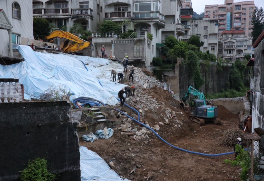工務局加速安坑社區災後復原 首批受災戶50人安全返家 252 248251103a08