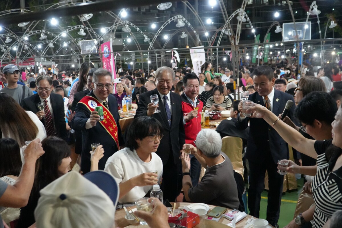 ▲正修60週年校慶超澎湃！校友回娘家＋巨星演唱接力，嗨爆人文廣場。