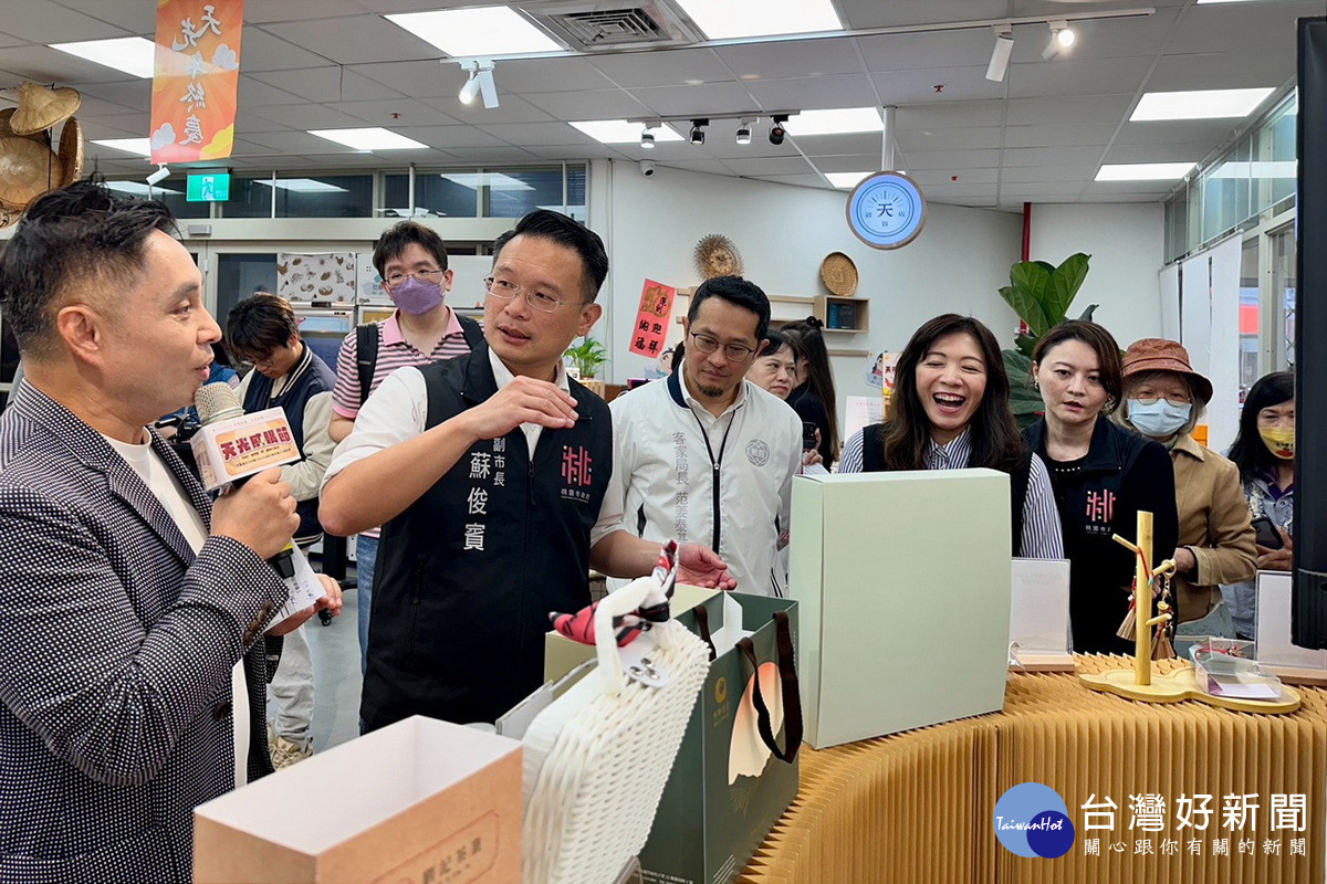 「天光雜貨店」特別設置「十大精品專區」,自即日起至12月16日推出「天光年終慶」活動。<br /><br />