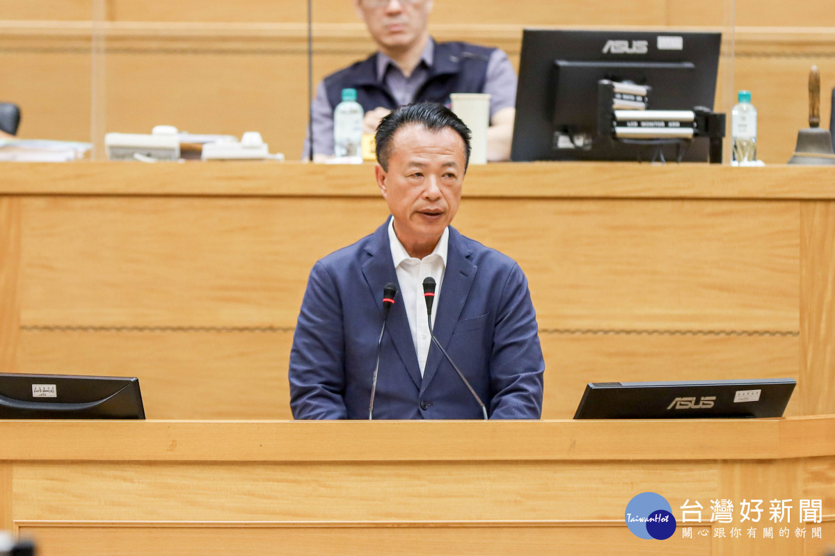 嘉義縣長翁章梁今天前往嘉義縣議會進行年度施政總報告／嘉義縣府提供