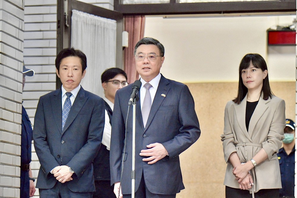 豬隻禁宰禁運何時解封? 卓榮泰:明日中午開會決定 200 豬隻禁宰禁運何時解封? 卓榮泰:明日中午開會決定 199