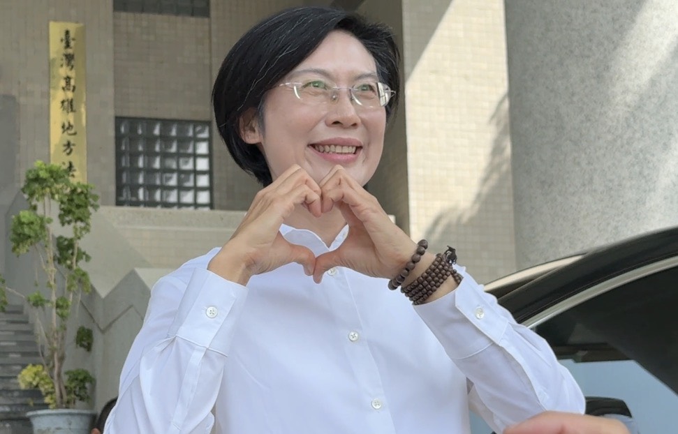 ▲檢反對同住怕串證!法官一句話反駁,林岱樺成功回家。