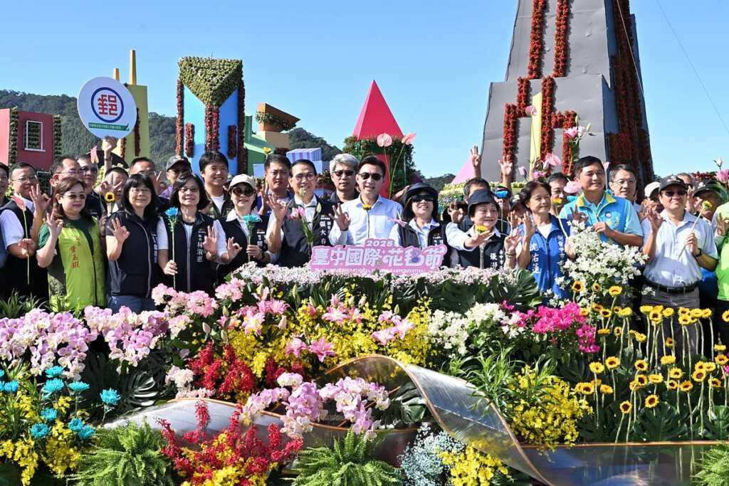 ▲「2025新社花海暨台中國際花毯節」將於11月8日至30日在新社區種苗改良繁殖場二苗圃舉行,今年以全球經典動畫《飛天小女警》為靈感,結合花卉藝術推出主題裝置與限定主題館,打造一場前所未見的全新主題花卉盛會。(記者張玉泰攝)