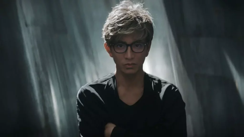 木村拓哉配戴 OWNDAYS 的新系列「BACK in BLACK」黑框眼鏡與多焦點眼鏡