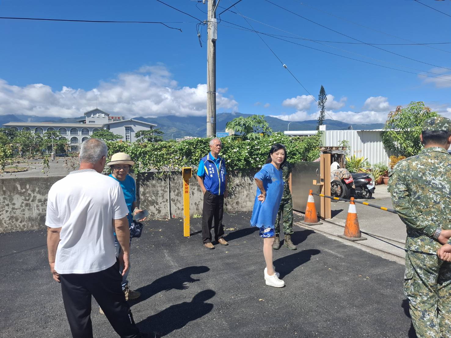 在黃仁委員居中協調與積極爭取下，國防部最終核定撥款270萬元辦理道路重鋪工程，終於在本月完成施工，煥然一新。(圖／黃仁國會辦公室)