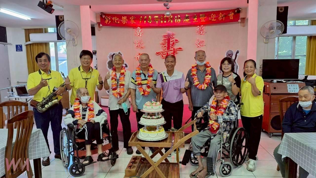 (有影片)/六腳Do薩克斯風樂團奏響榮家秋日慶生會 長輩笑聲滿溢 - https://www.watchmedia01.com