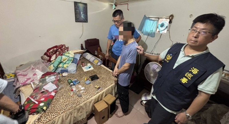 毒販匆匆忙忙逃竄 海巡從從容容緝捕