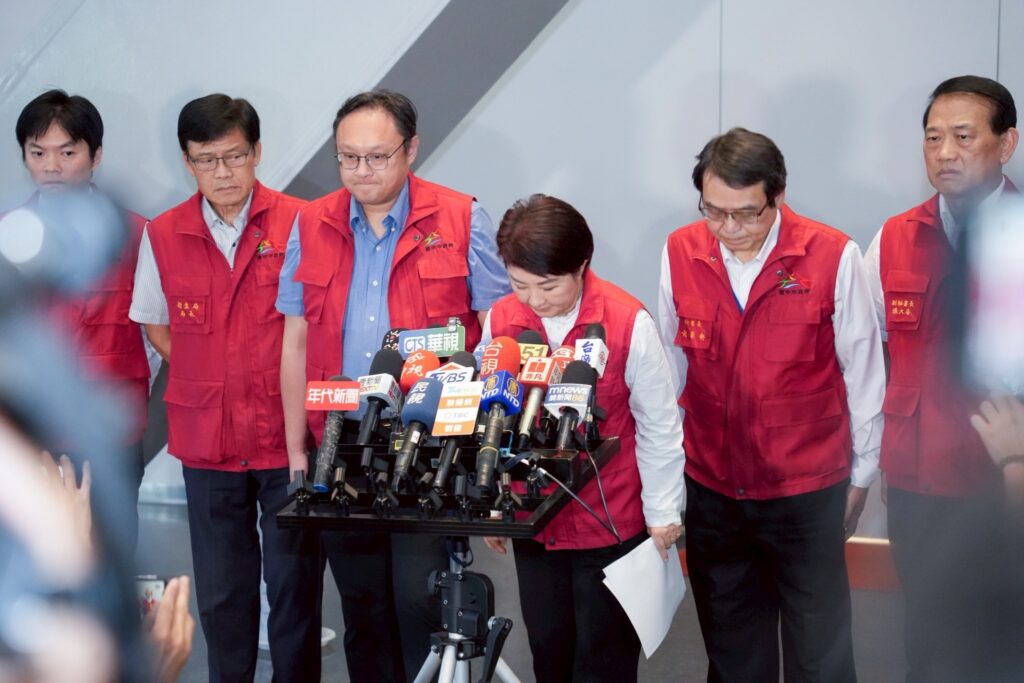 非洲豬瘟防疫不力鞠躬道歉 盧秀燕概括承受:媽媽做不好,一樣要檢討改進 41 S 53821556