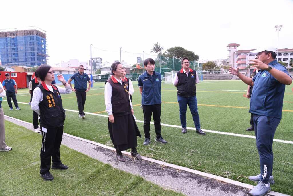 ▲花蓮縣長徐榛蔚今日赴美崙國中現勘，展現對國際賽事籌備的高度重視，也提升花蓮學子運動環境。