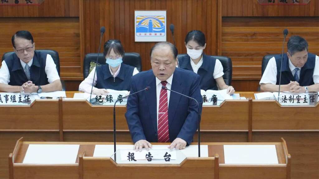 ▲第20屆第6次定期會開議,陳光復縣長施政報告:攜手打造「全齡關懷、世代共好」的幸福澎湖。