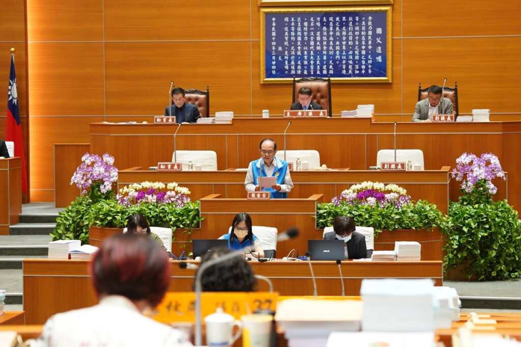 ▲新竹縣政府人事處6日於議會報告組織改造事宜。