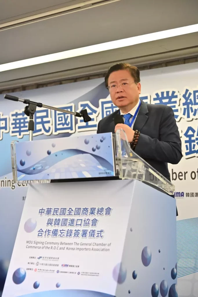 全國商業總會辦理「臺韓產業交流論壇暨合作備忘錄簽署與商業媒合會」許舒博理事長 致詞。圖/中華民國全國商業總會 提供