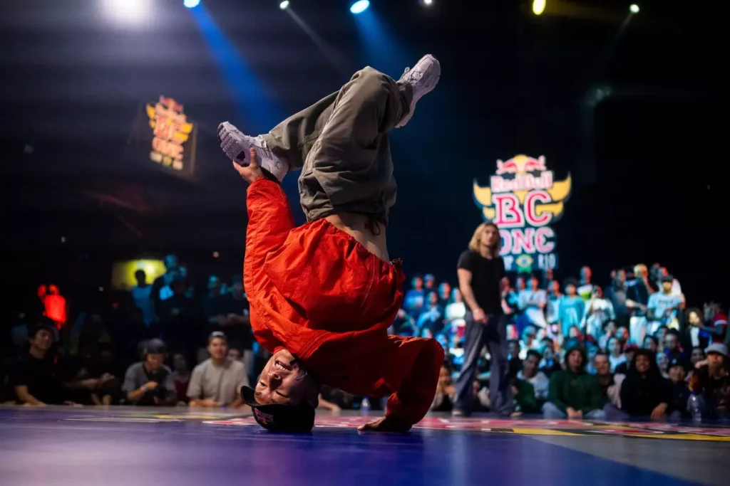 來自日本的地主選手B-Boy Shigekix 在 2020 年成為 Red Bull BC One 史上最年輕世界冠軍,更是亞運金牌得主。(Red Bull提供)
