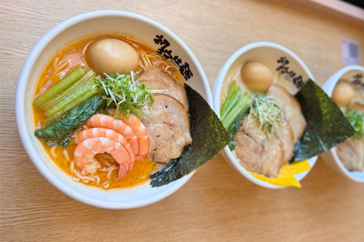 高雄平價拉麵推薦,初狩拉麵湯頭鮮濃、配料豐富,成為左營拉麵界排隊美食(圖/Medick Marketing Ltd.提供)