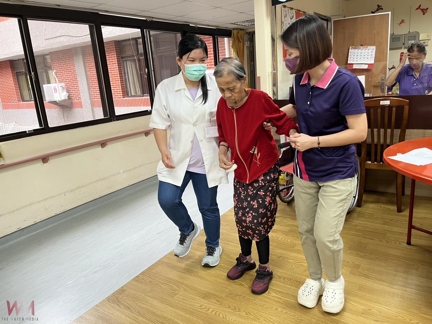彰化榮家物理治療師駐點 長輩肌力提升、跌倒風險降低 - https://www.watchmedia01.com
