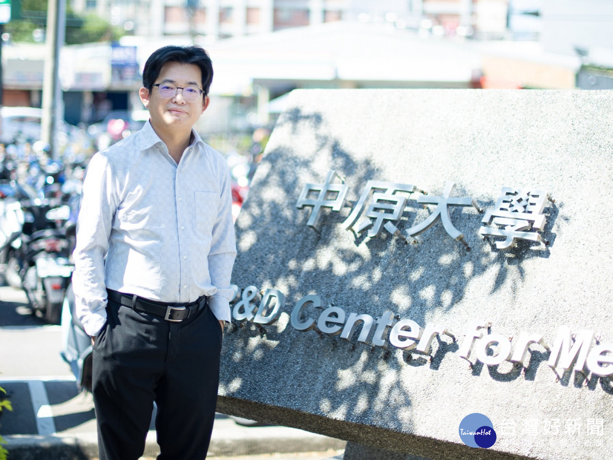 中原大學化工系張雍之專利突破傳統生醫材料限制，綠色製程可對接全球醫材與膜濾市場，獲銅牌肯定。