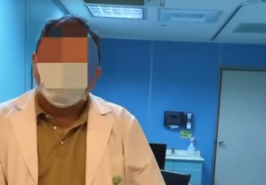 影/女未掛號闖診間問88歲母親病情!醫師怒「妳媽來看病妳從來不來」 發聲:此人與其母終身不得掛本人門診