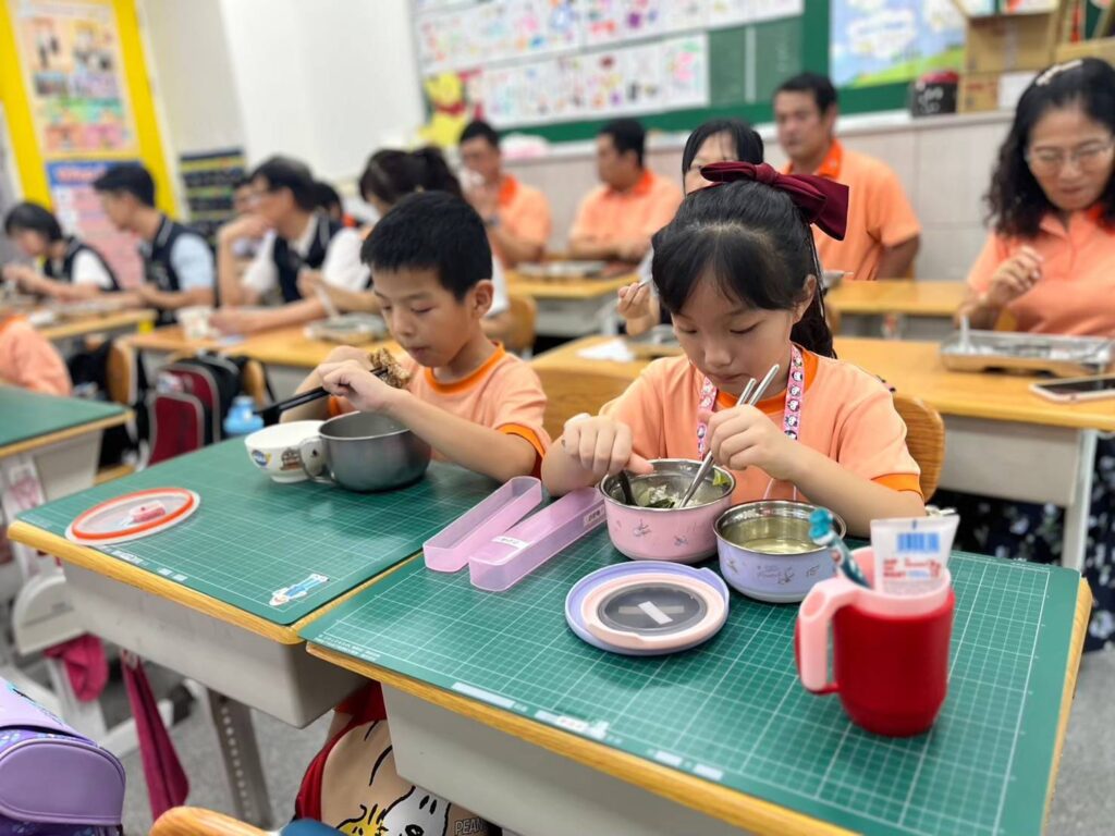 中市學校午餐11/7起恢復使用溫體豬肉 剩餘食物仍暫禁打包 16 %E4%B8%AD%E5%B8%82%E5%AD%B8%E6%A0%A1%E5%8D%88%E9%A4%9011%E6%9C%887%E6%97%A5%E8%B5%B7%E6%81%A2%E5%BE%A9%E4%BD%BF%E7%94%A8%E6%BA%AB%E9%AB%94%E8%B1%AC%E8%82%89