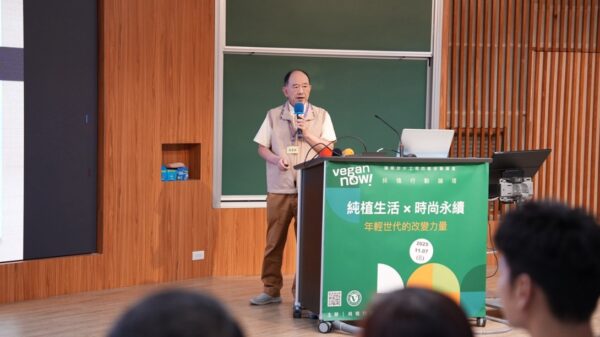 ▲英國牛津大學神經學博士陳惟華表示,植物性食物是化解氣候變遷災難之道,也是甲烷減排救地球的最快途徑。(圖/純植行動聯盟提供)