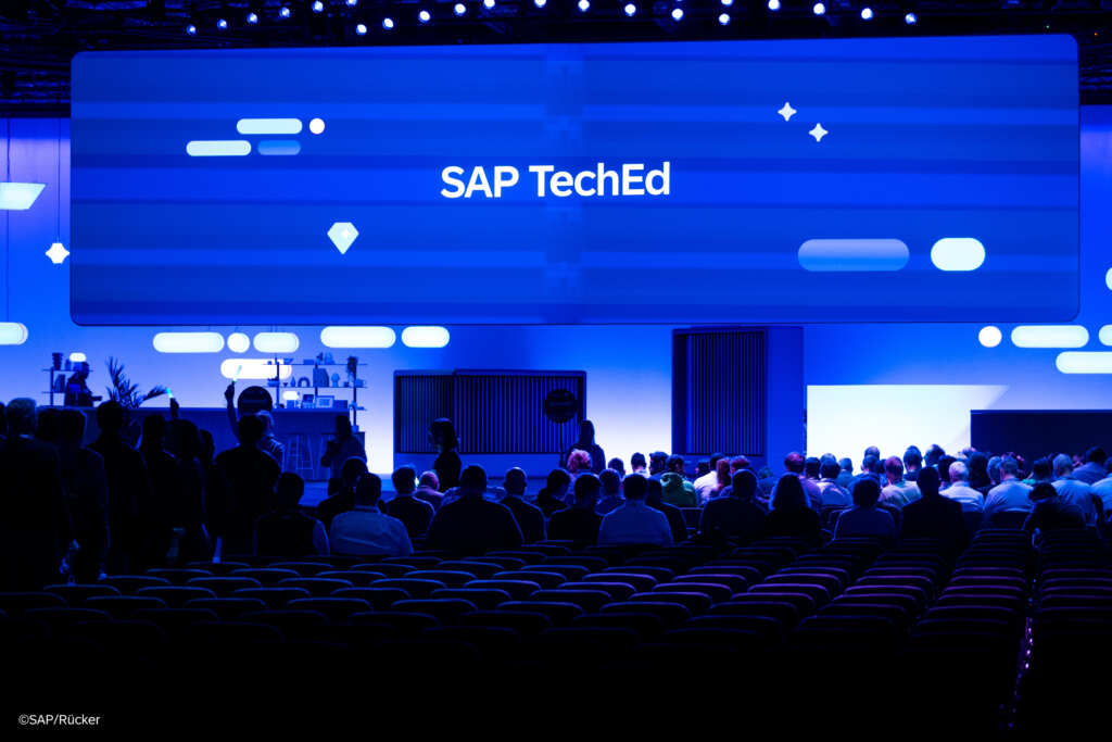 ▲SAP 近日舉辦 SAP TechEd 2025 大會,展示 AI 如何整合進開發流程,提升開發能力
