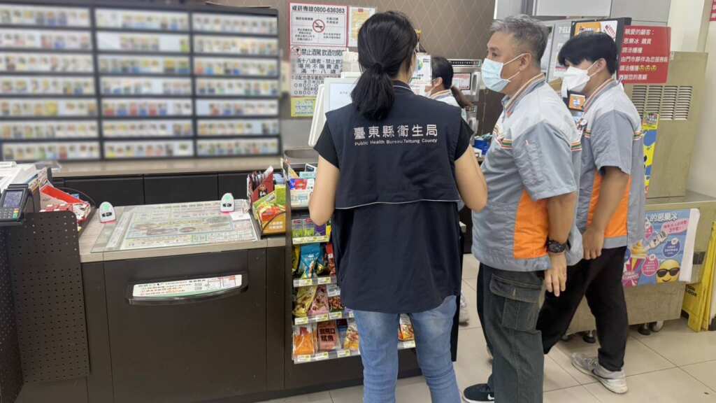 ▲加熱菸視同一般菸品!臺東縣衛生局呼籲民眾遠離菸害並遵守《菸害防制法》。