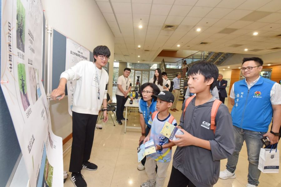 國衛院千人科普嘉年華　邱俐俐：縣府續在科技醫學並肩前行