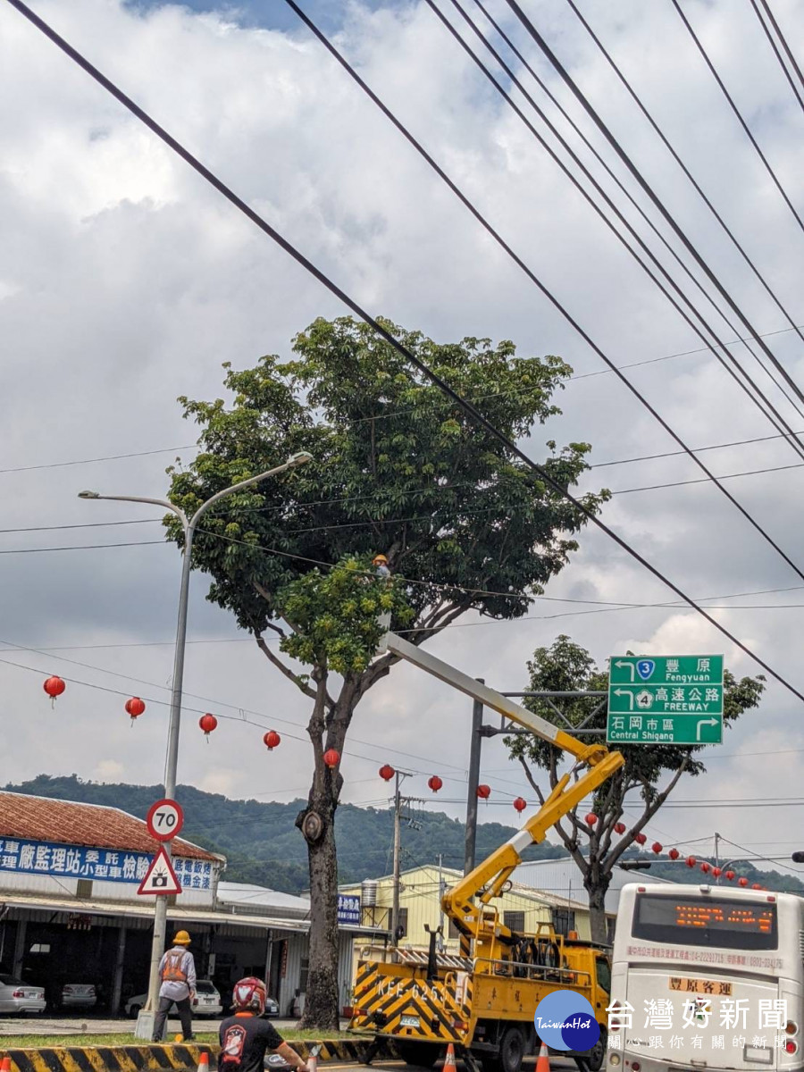 台電台中區處指示巡修單位同仁務必做好各項颱風前之設備巡視點檢。