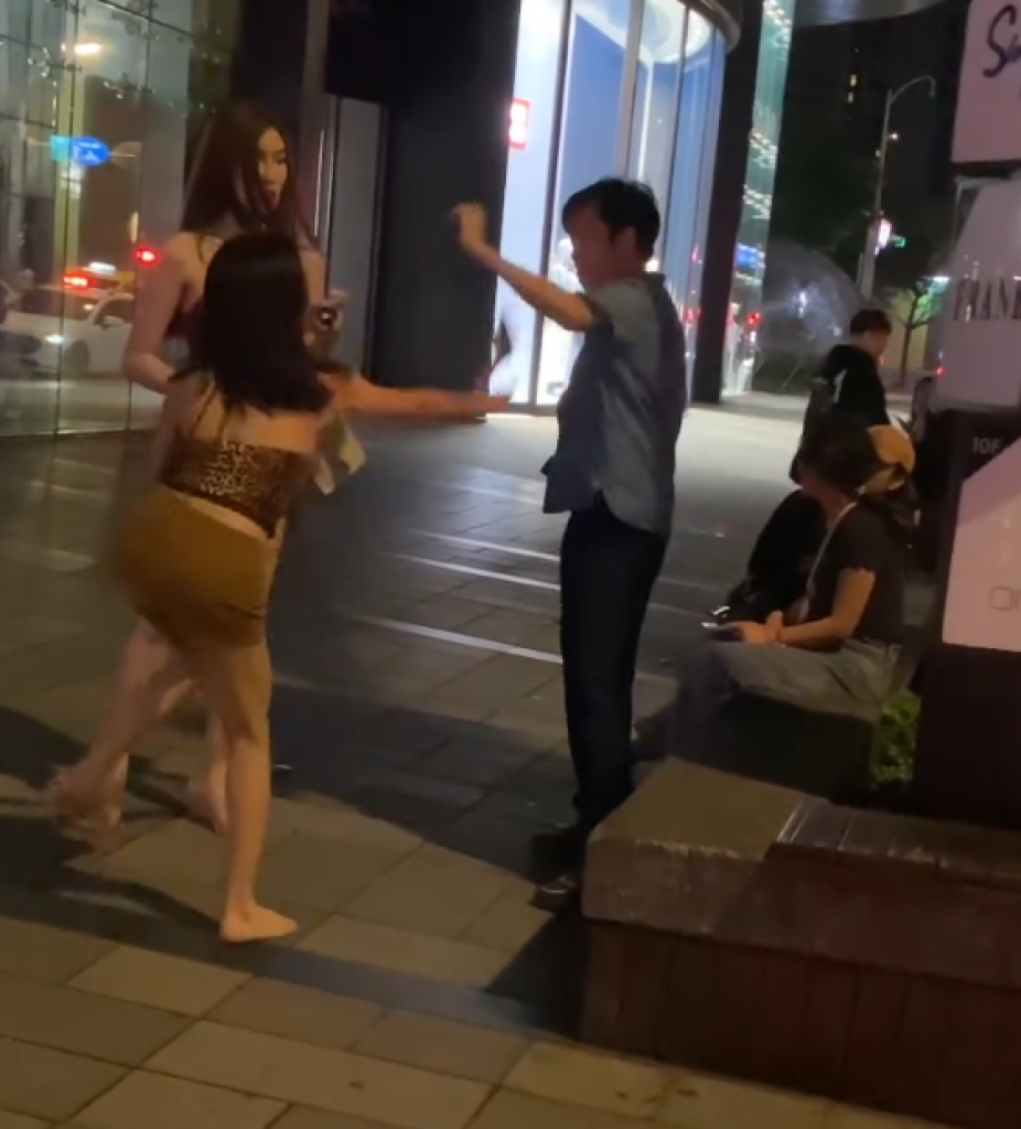 信義區格鬥賽！-台灣男與兩名女裝打扮泰籍男當街拳打腳踢