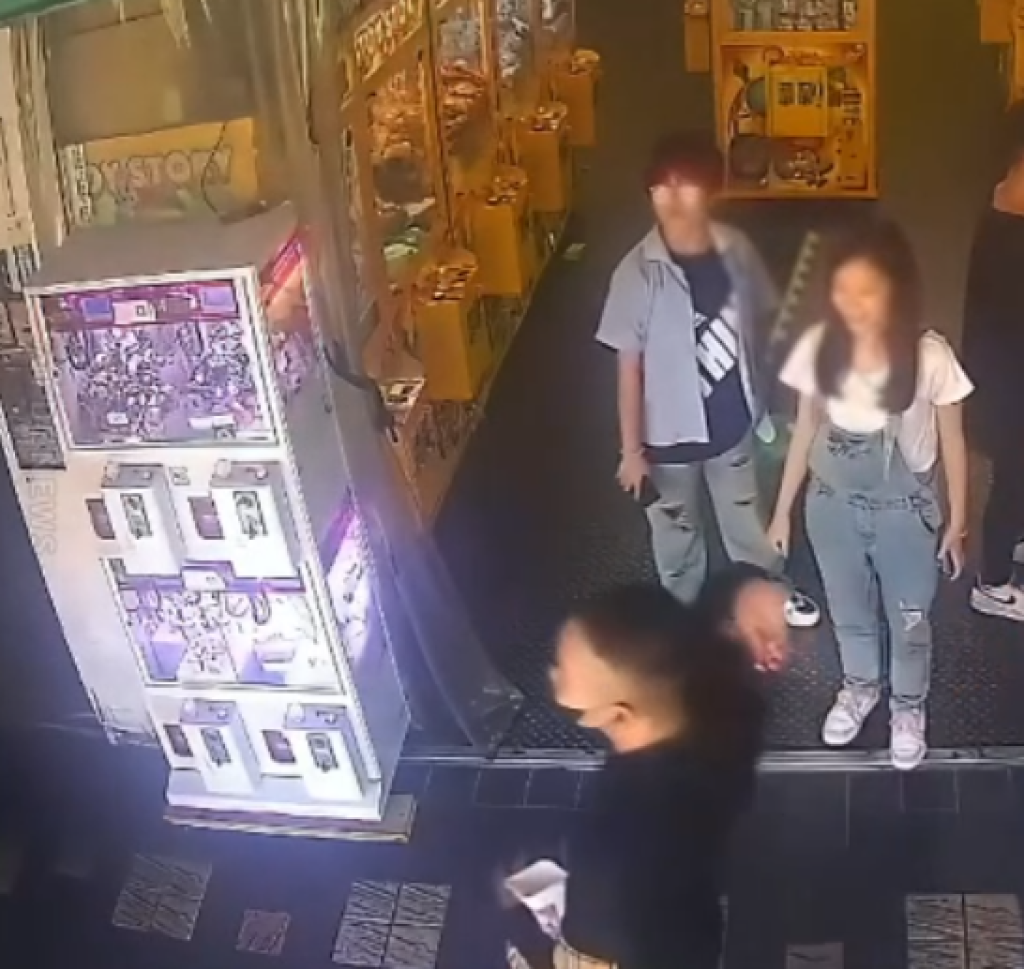屁孩亂丟異物污染煎台!- 民眾控報案警方不處理