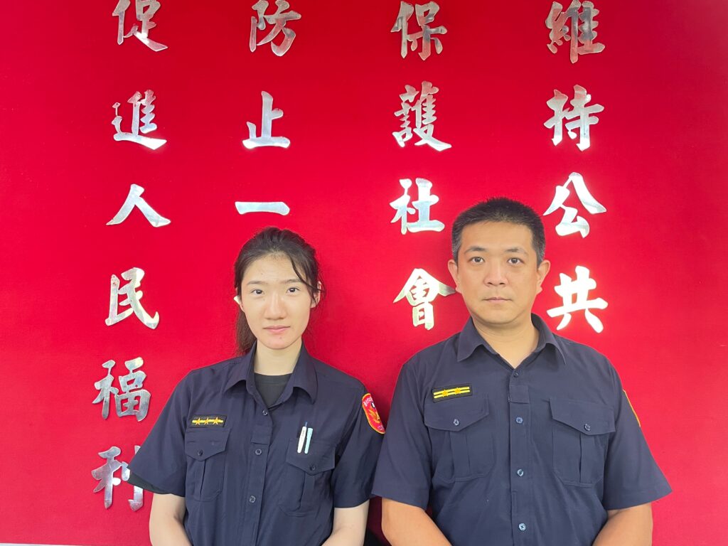 七旬婦街頭跌倒無法起身 內湖暖警即時救援護送返家 41 MEITU 20251108 100939626