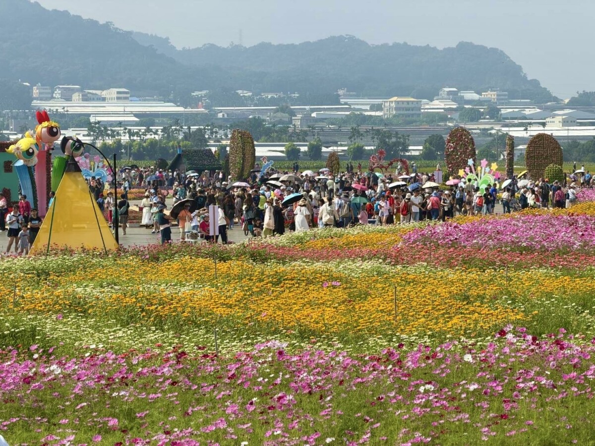 ▲全台最大花卉盛典，台中國際花毯節盛大開幕。(圖/記者顏淑娟翻攝)