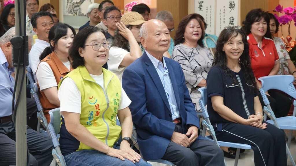 ▲彰化企協創會四十週年藝文聯展於11月5日起至11月25日止在彰化市婦女學苑熱烈登場，今日上午舉行開幕儀式，彰化市長夫人高德耘代表林世賢市長出席，誠摯邀請民眾踴躍前往觀賞。（記者林明佑攝）