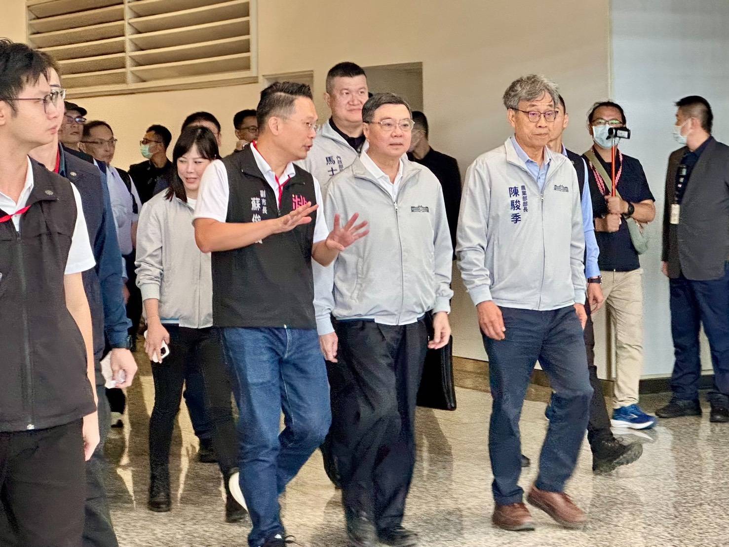 卓榮泰視察桃園機場防豬瘟 蘇俊賓提三大戰場籲中央地方協力防疫 412856 0