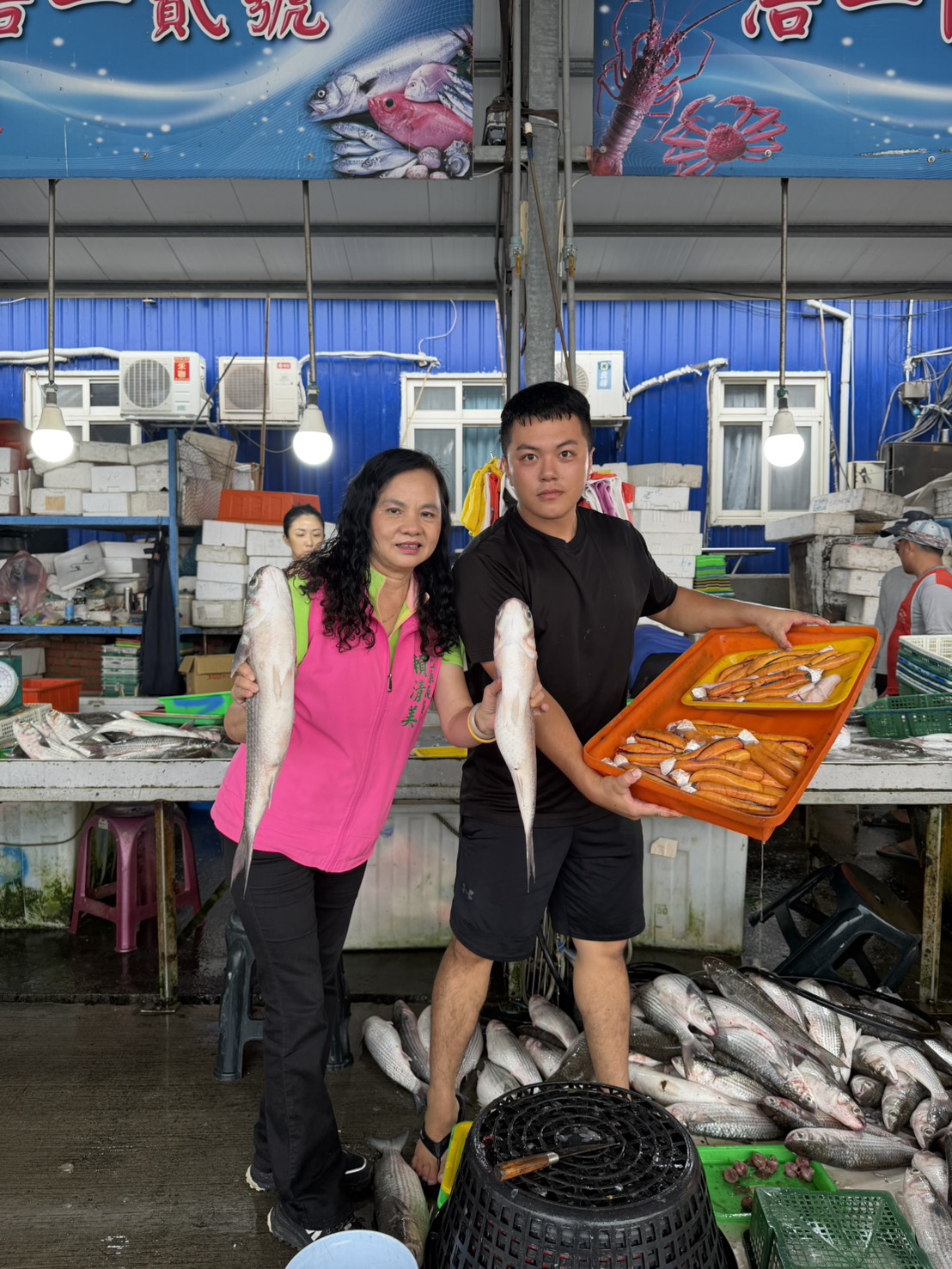 （有影片）／先頭烏報到！線西塭仔港老饕排隊搶「烏金」