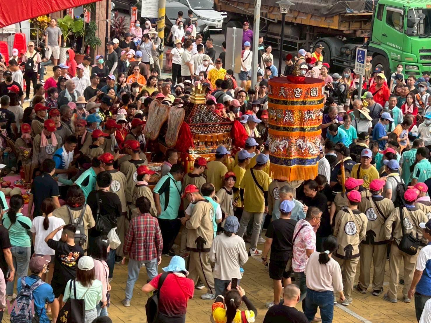 （有影片）／大甲媽祖為田中馬繞境賜福　民眾高喊：媽祖、媽祖我愛您