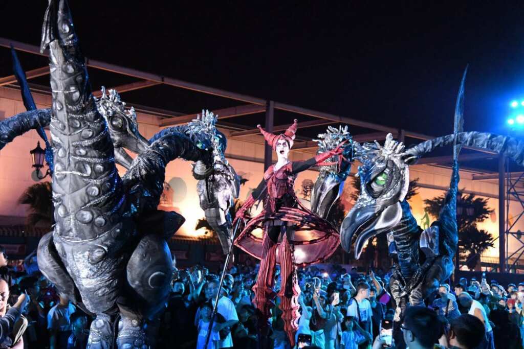 ▲2025花蓮國際藝術節,荷蘭近距離劇院《恐龍入侵》震撼演出。