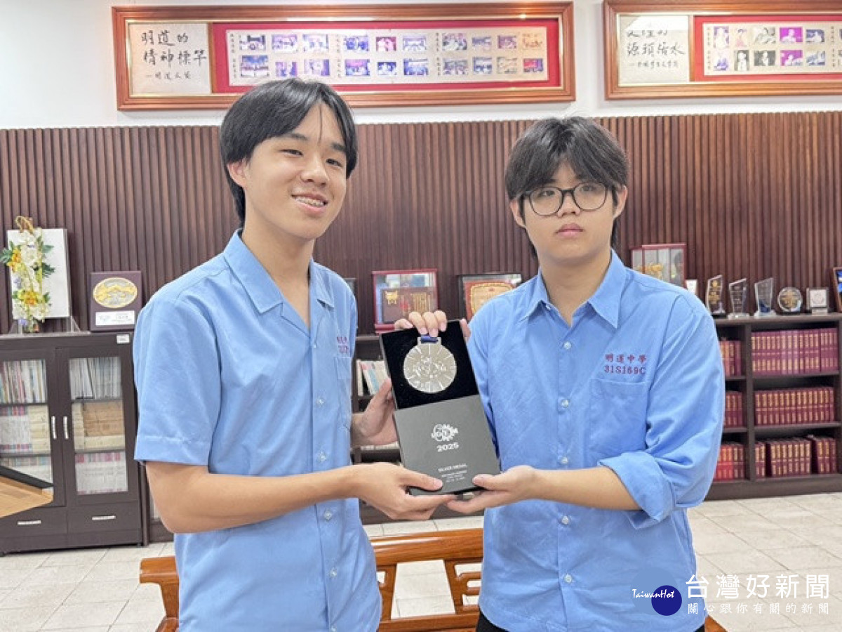 許隊長和周隊長。林重鎣